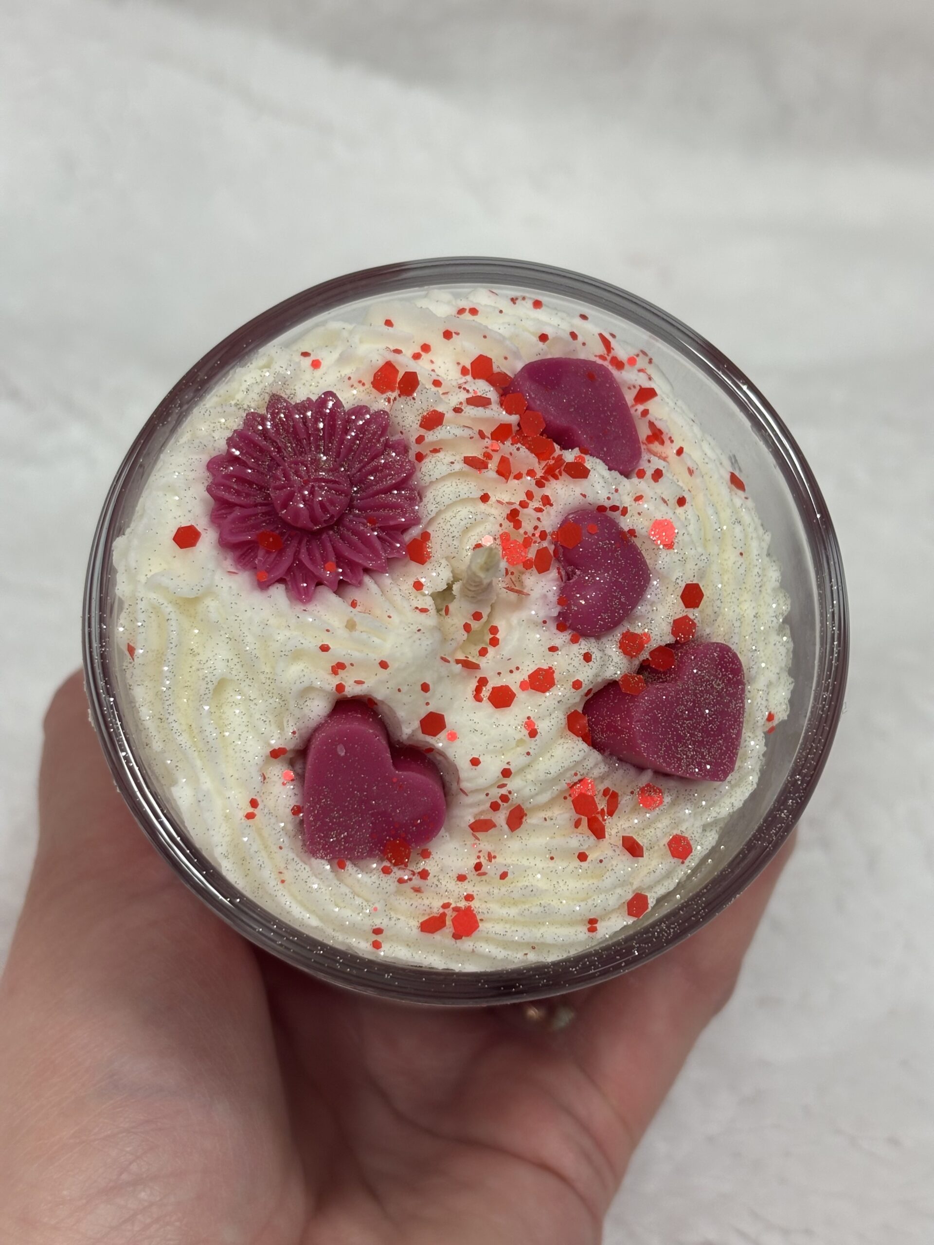 Sojavahast käsitööküünal roosade südametega "Armastus igas leegis" - Image 2