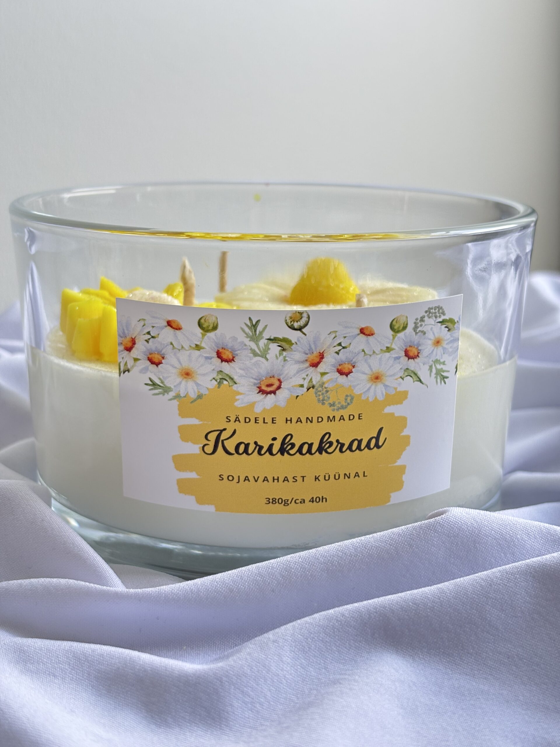 Sojavahast küünal "Karikakrad"